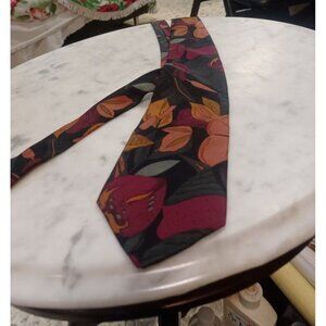 Mens 100% Silk Tie Imported from Italy Gray w/Floral Reds, Oranges, Mauve